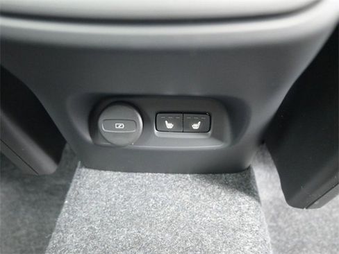 New 2026 Volvo XC40 B5 Ultra w/ Protection Package Premier image 33