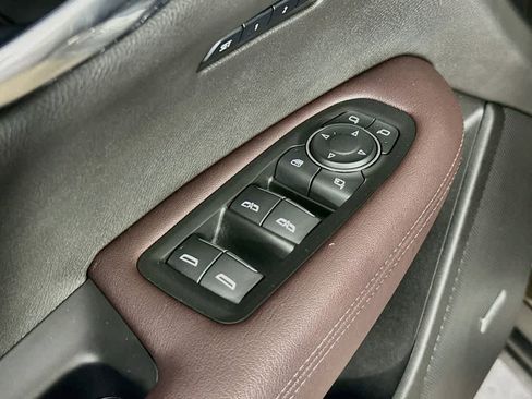 Used 2020 Cadillac XT6 Premium Luxury FWD image 29