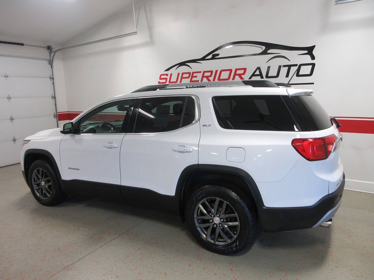Used 2019 GMC Acadia SLT AWD/4WD image 3