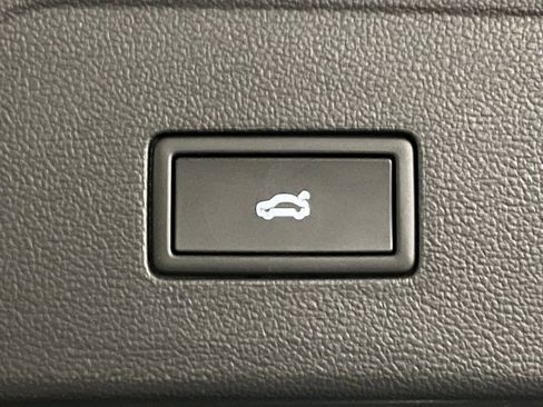 New 2025 Volkswagen Atlas SE image 39