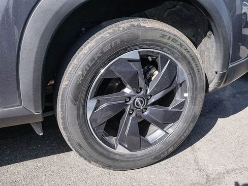 Used 2025 Nissan Rogue SV FWD image 7