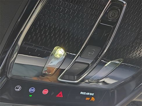 New 2026 Cadillac Vistiq Premium Luxury w/ LPO, Floor Liner Package image 26