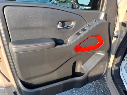 Used 2023 Nissan Frontier PRO-4X w/ Pro-4X Premium Package AWD/4WD image 12