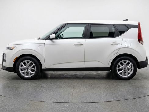 Used 2025 Kia Soul LX w/ LX Technology Package image 5