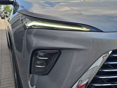 Certified 2025 Buick Enclave Preferred FWD image 10