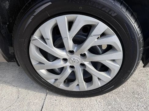 Used 2019 Toyota Corolla LE FWD image 17