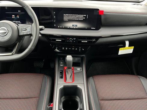 New 2026 Nissan Kicks SR w/ SR Premium Package FWD image 4