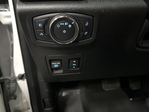 Used 2020 Ford F150 Platinum w/ Equipment Group 701A Luxury image 36