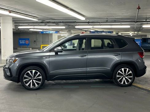 Used 2023 Volkswagen Taos SE AWD/4WD image 33