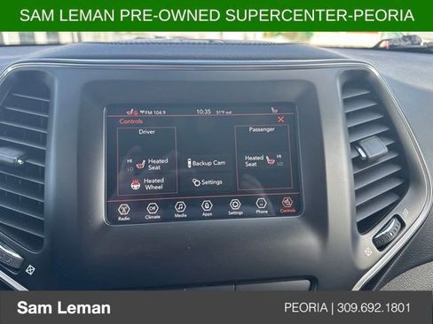 Used 2019 Jeep Cherokee Latitude Plus w/ Cold Weather Group AWD/4WD image 10
