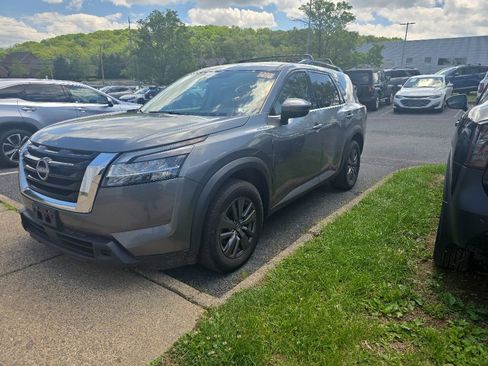 Used 2022 Nissan Pathfinder SV AWD/4WD image 27