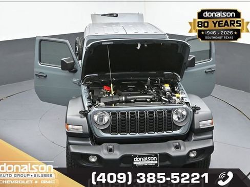 Used 2025 Jeep Wrangler Sport AWD/4WD image 22