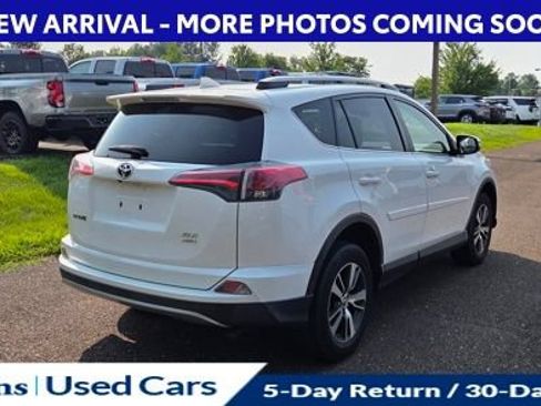 Used 2018 Toyota RAV4 XLE AWD/4WD image 11