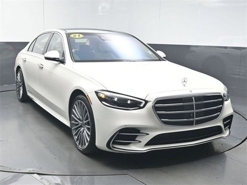 Used 2021 Mercedes-Benz S 580 4MATIC Sedan image 2
