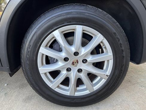 Used 2014 Porsche Cayenne AWD/4WD image 19