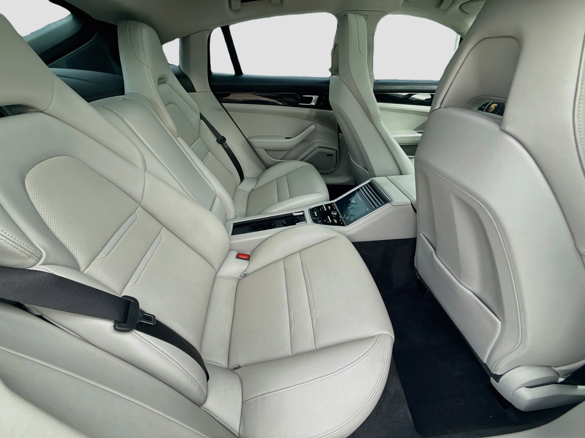 Used 2023 Porsche Panamera w/ Premium Package RWD image 29