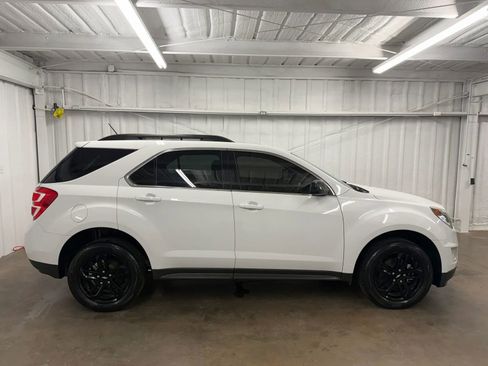 Used 2017 Chevrolet Equinox LT w/ Sport Edition image 3