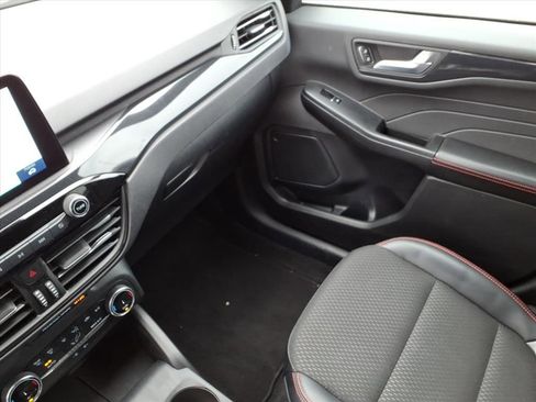 Used 2025 Ford Escape ST-Line image 30