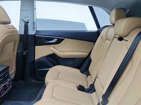 Used 2023 Audi Q8 Premium Plus w/ Premium Plus Package image 28
