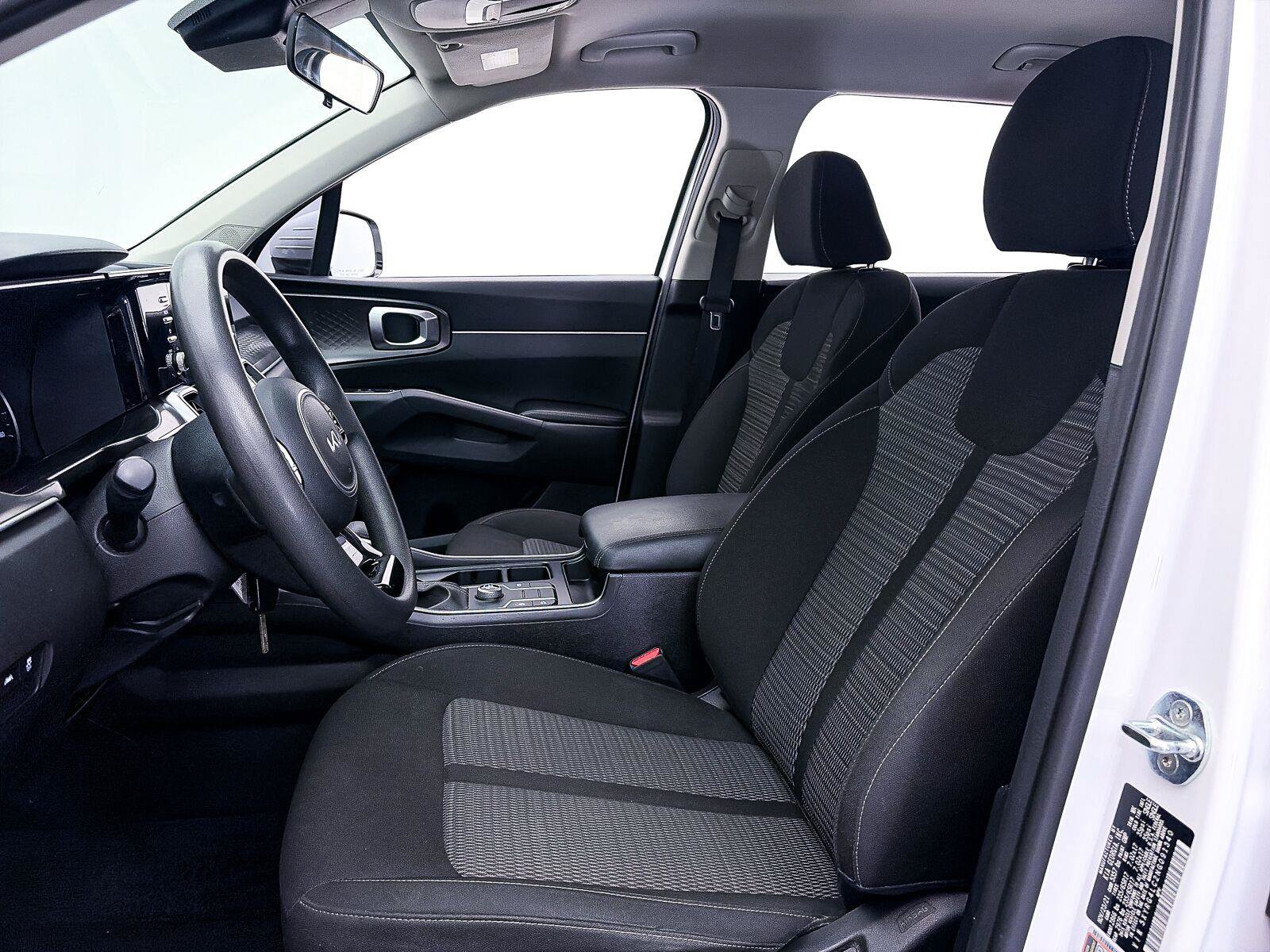 Used 2022 Kia Sorento LX FWD image 12