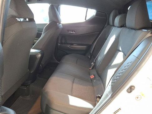 Used 2019 Toyota C-HR XLE image 9