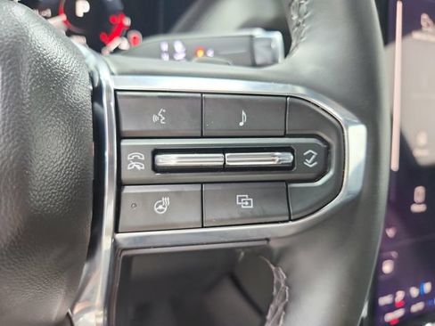 Used 2025 GMC Yukon XL Denali AWD/4WD image 23