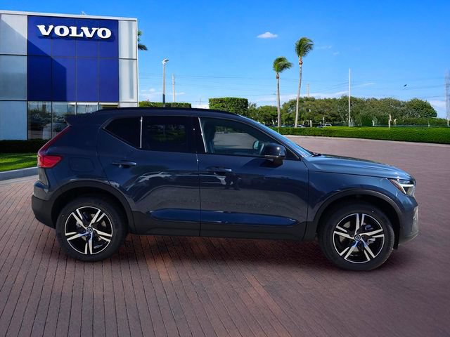 New 2026 Volvo XC40 B5 Core AWD/4WD image 8