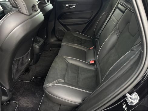 Used 2019 Volvo XC60 T6 R-Design AWD/4WD image 14