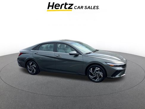 Used 2025 Hyundai Elantra Limited image 1