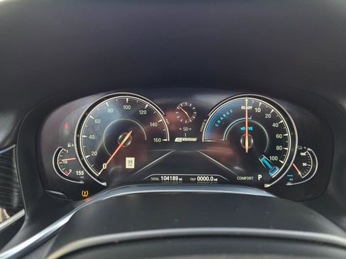 Used 2017 BMW 740e xDrive AWD/4WD image 24