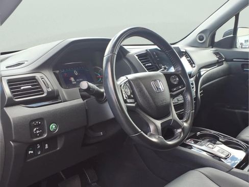 Used 2022 Honda Pilot Touring image 14