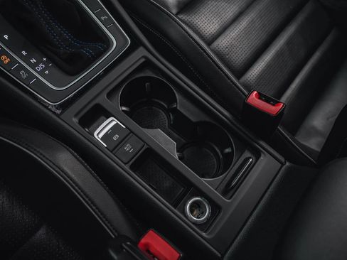 Used 2019 Volkswagen Golf 4-Door image 59