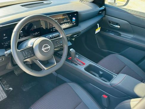 New 2026 Nissan Kicks SR image 13