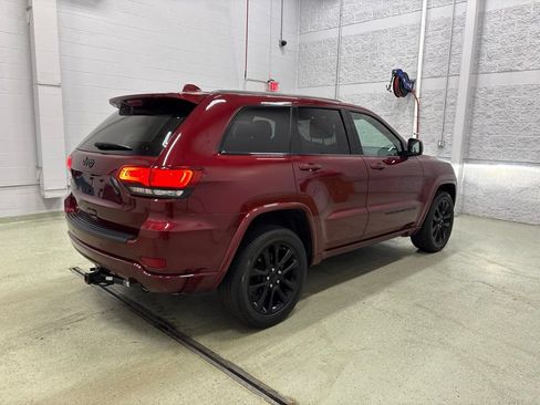 Used 2022 Jeep Grand Cherokee Laredo X AWD/4WD image 4