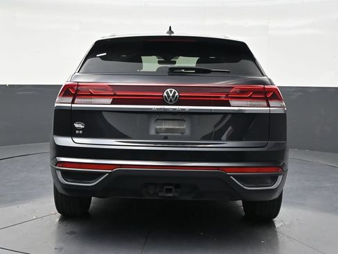 Used 2024 Volkswagen Atlas Cross Sport SE FWD image 4