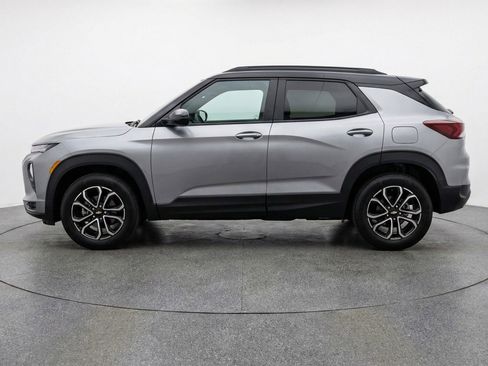 Used 2025 Chevrolet TrailBlazer LT FWD image 5