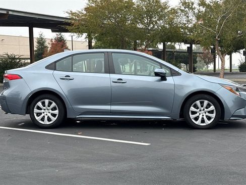 Used 2023 Toyota Corolla LE image 8