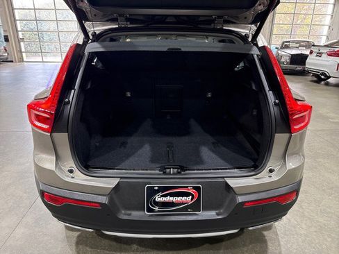 Used 2020 Volvo XC40 T4 Inscription image 15