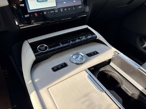 New 2026 Lincoln Navigator Reserve AWD/4WD image 30