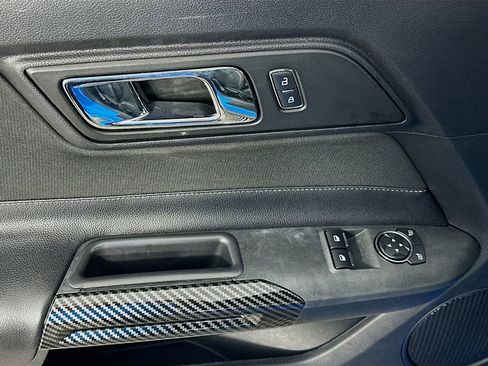 Used 2017 Ford Mustang Coupe image 17