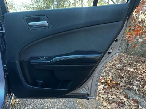 Used 2016 Dodge Charger SE w/ Blacktop Package image 10