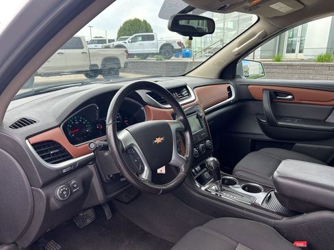 Used 2016 Chevrolet Traverse LT AWD/4WD image 9