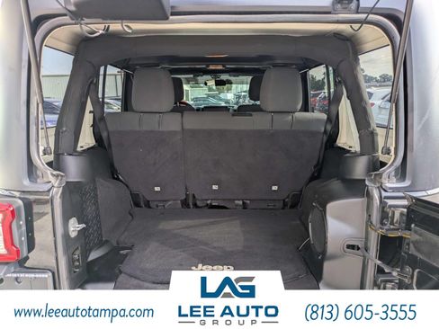 Used 2012 Jeep Wrangler Unlimited Sahara AWD/4WD image 12