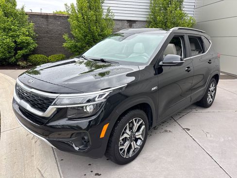 Used 2021 Kia Seltos EX AWD/4WD image 1