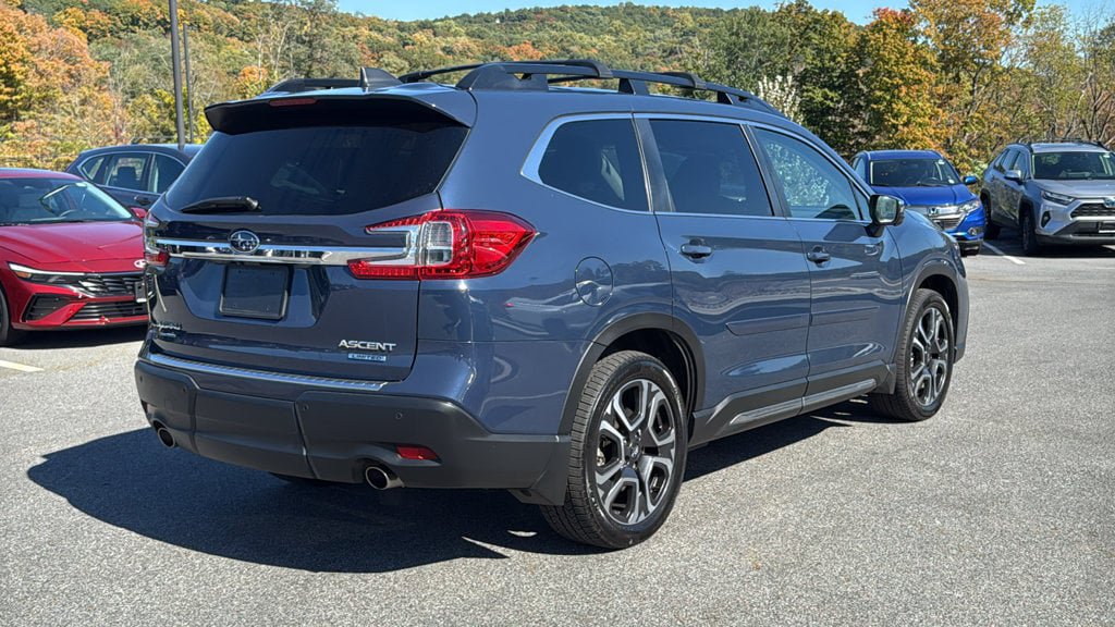 Used 2023 Subaru Ascent Limited w/ Technology Package AWD/4WD image 4