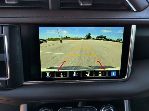 Used 2022 GMC Yukon XL Denali AWD/4WD image 27