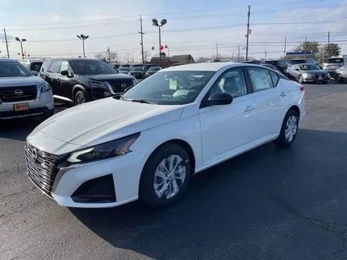 Used 2021 Nissan Altima 2.5 SR image 1