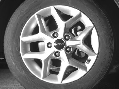 Used 2025 Kia Soul LX w/ LX Technology Package image 13