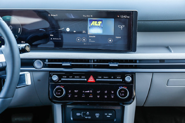 New 2026 Hyundai Tucson Limited AWD/4WD image 13