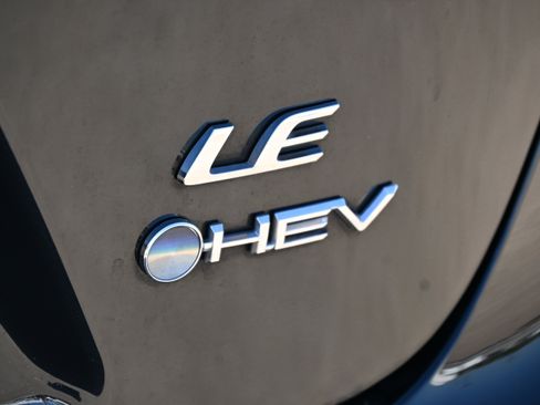 Used 2025 Toyota Corolla LE FWD image 15